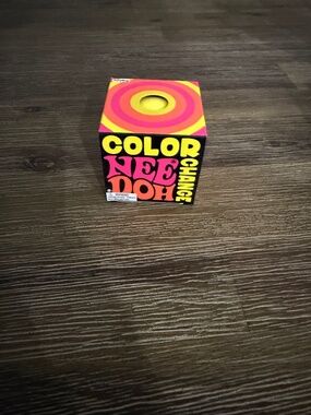 NEEDOH COLOR CHANGING SQUISHY